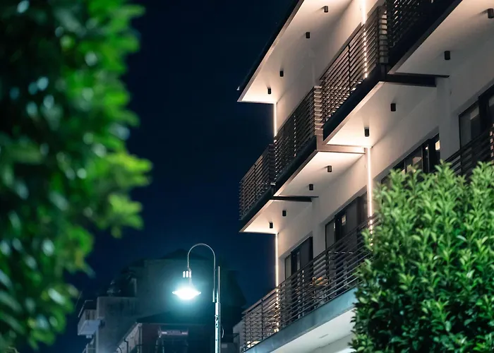 Δ17 Suites & Apartments