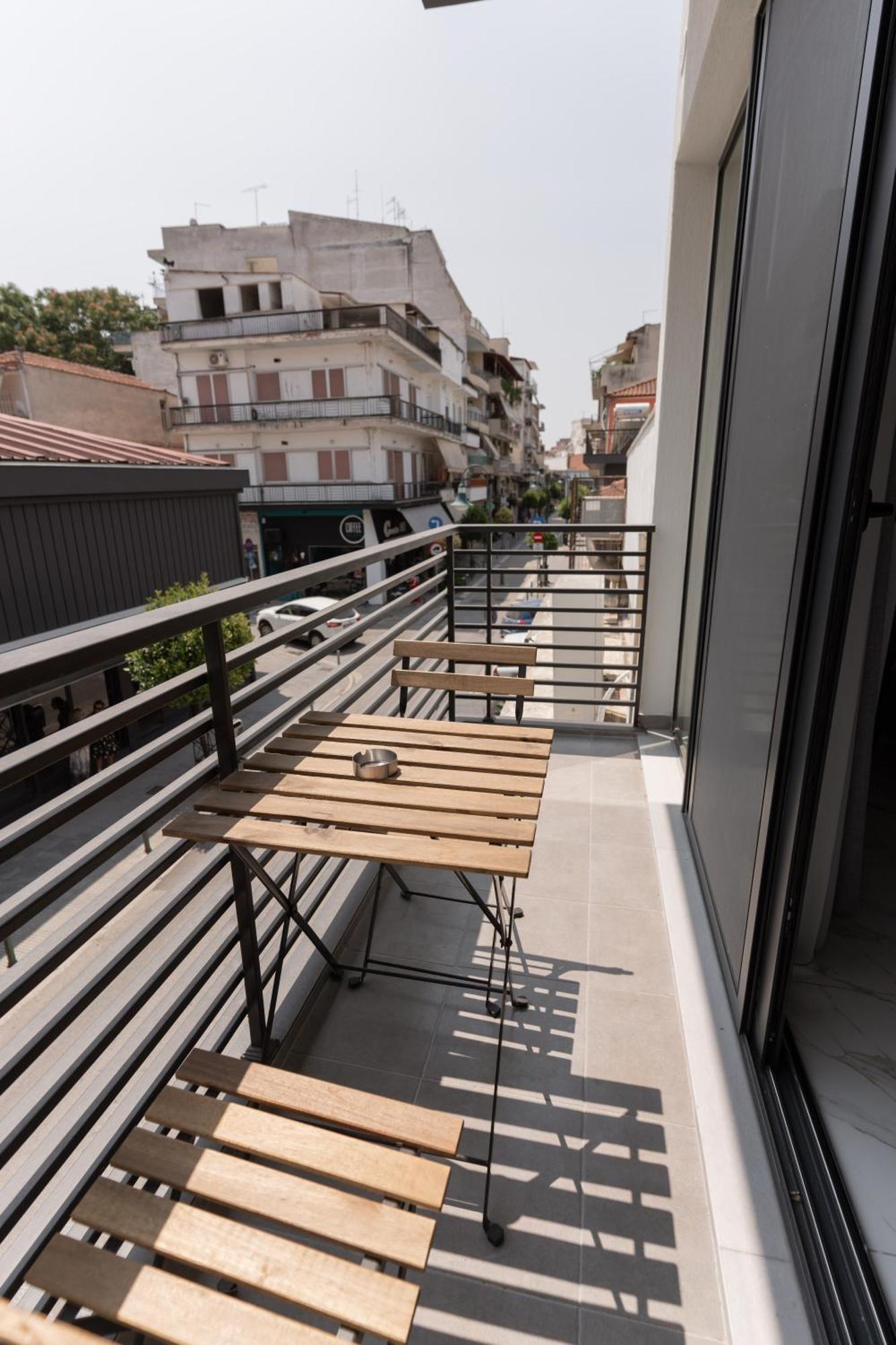 Apartment δ17 &